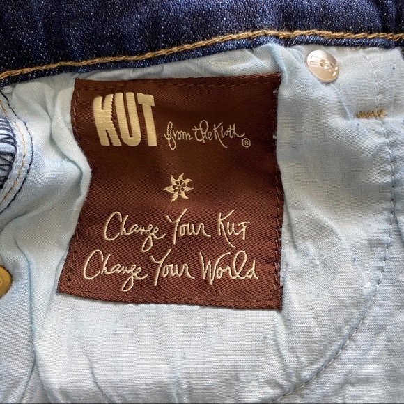 Kut from the Kloth | Gidget Fray Denim Shorts - Picture 6 of 10